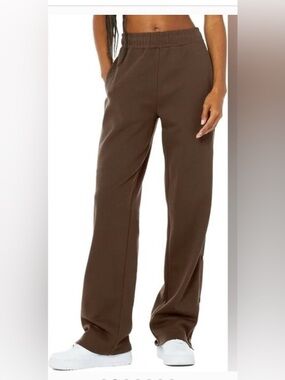 Alo Yoga Courtside Tearaway Snap Pants in Espresso
